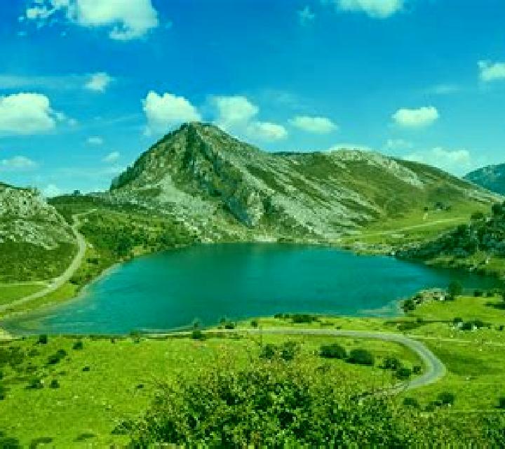Abril Los Lagos escort