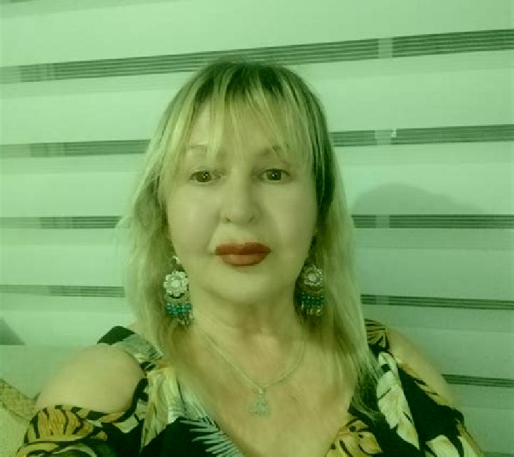 Andrea 3 Baquedano escort