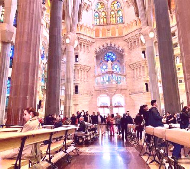 Belén Sagrada Familia escort