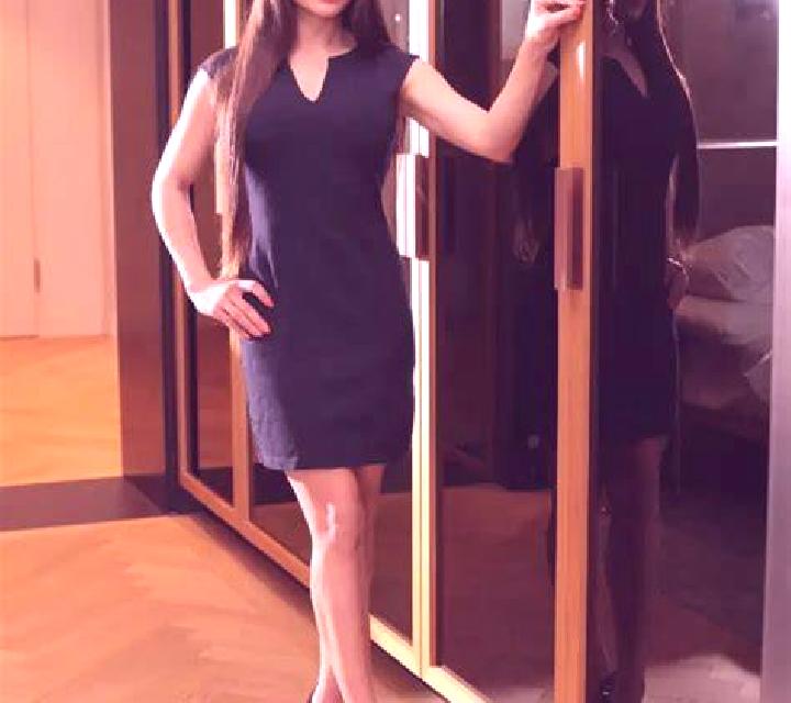 Emilia Calle Larga escort