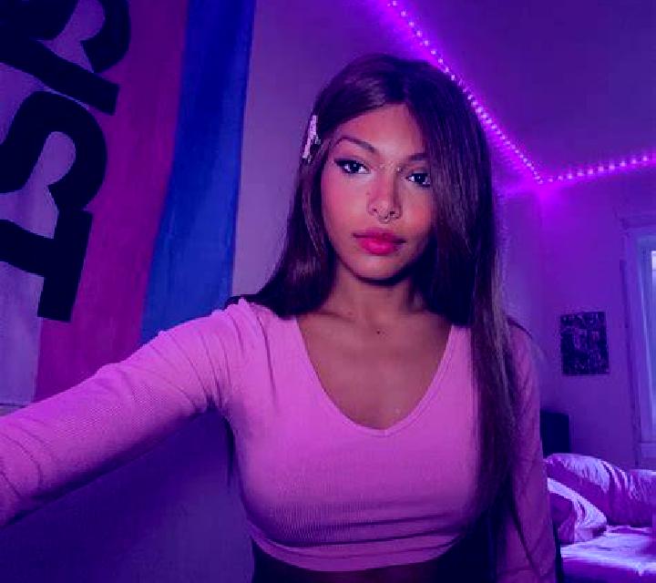 Lola Dichato escort