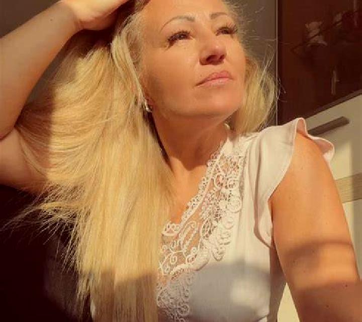 Paulina Lumaco escort